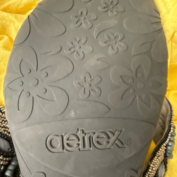 Aetrex Women's Brittany Beaded Comfort Thong Sandal  Size 8 - Picture 7 of 9